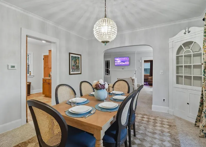 1920s | Hot Tub | Game | Fire Pit * Rockford