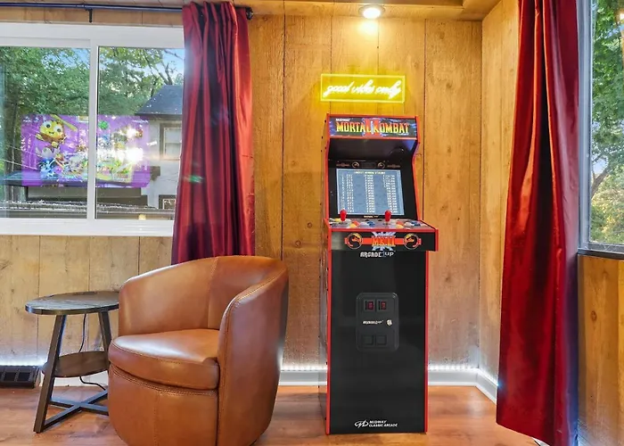 1920s | Hot Tub | Game | Fire Pit Holiday home