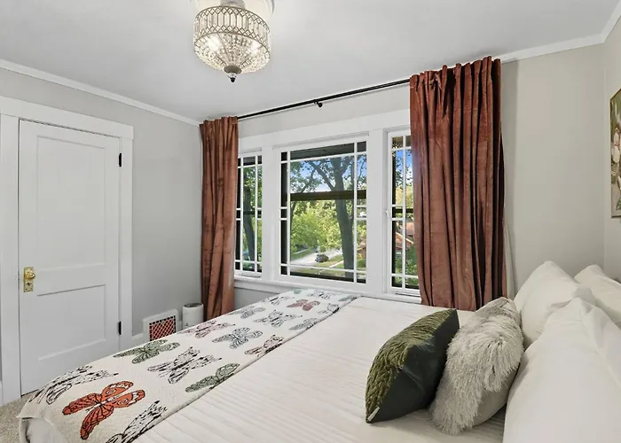 1920s | Hot Tub | Game | Fire Pit Holiday home